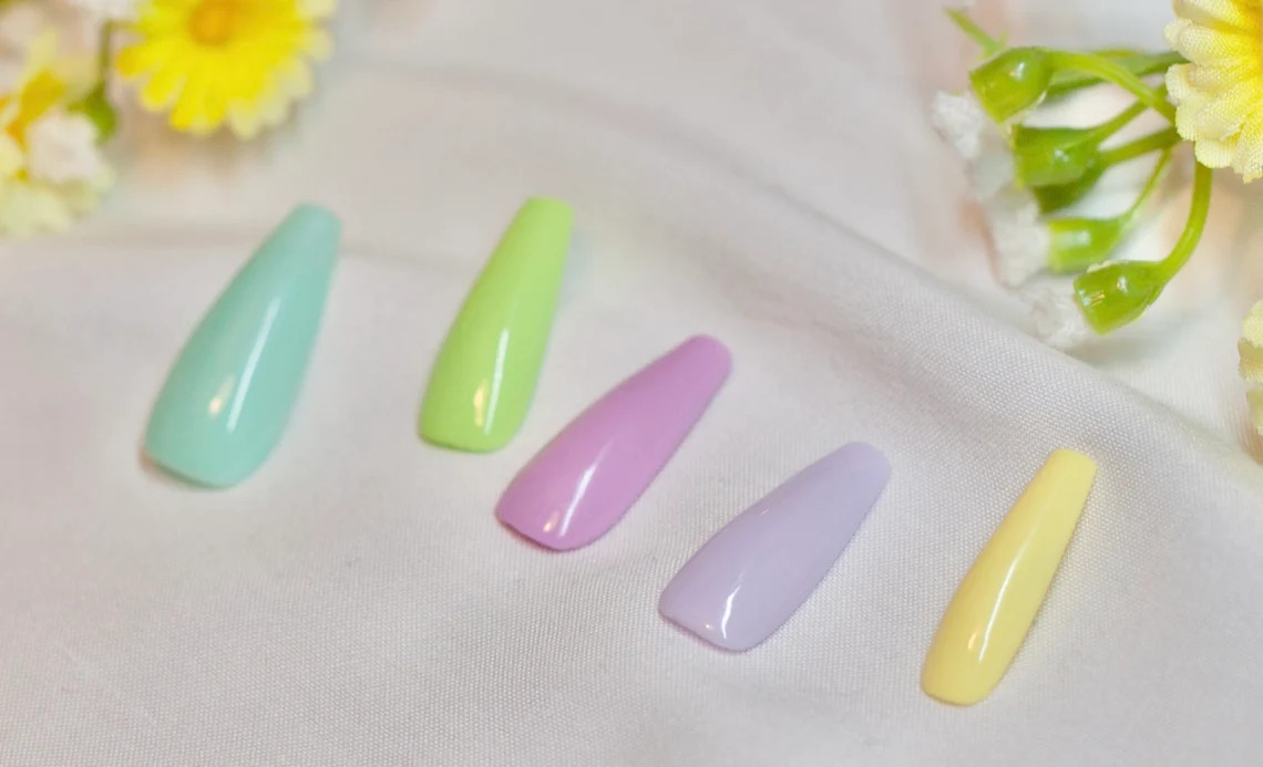 Pastel Spring Rainbow Nails 2